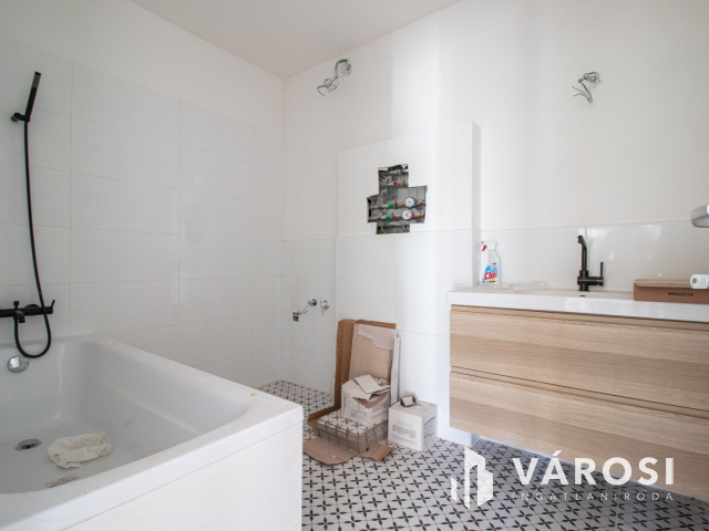 Kulcsrakész lakás Péterhegyen G-F-3