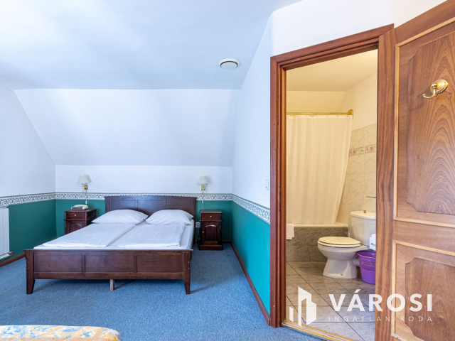 Családias HOTEL eladó Szentendrén pár percre a Dunaparttól!