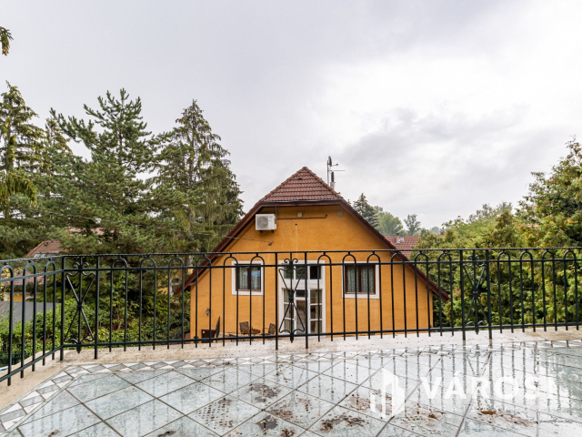 Családias HOTEL eladó Szentendrén pár percre a Dunaparttól!