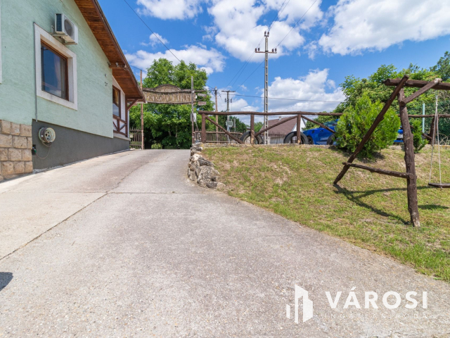 Bejáratott Sportlétesítmény eladó Sóskúton!