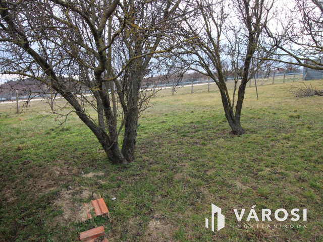 Örökpanorámás telek eladó Érden!