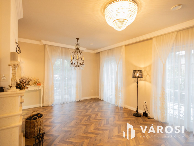 Mediterrán hangulatú ingatlan az Aranyparton