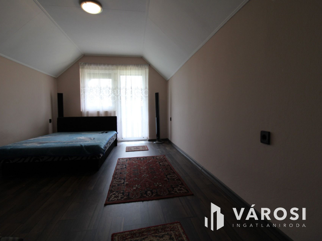 Tótkomlóson 4 szobás családi otthon