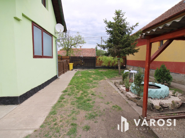 Tótkomlóson 4 szobás családi otthon