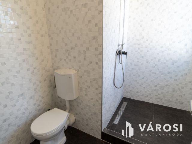 Két ingatlan egy telken, különleges lehetőség