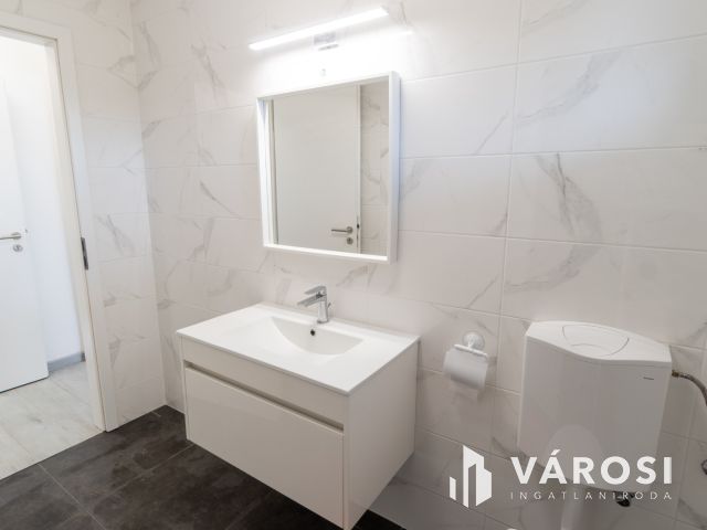 Két ingatlan egy telken, különleges lehetőség