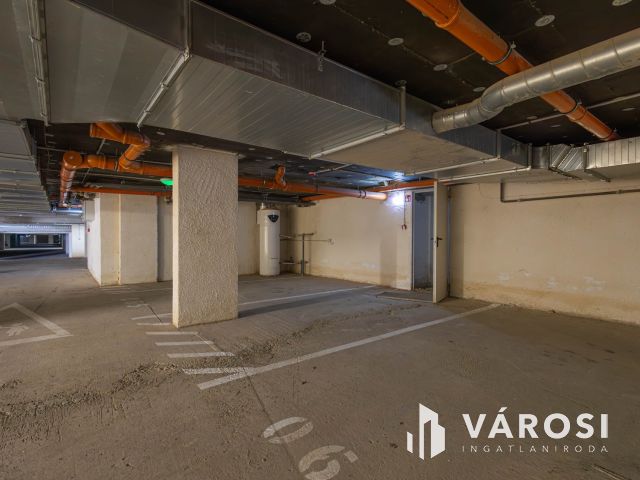 PENTHOUSE BUDAI PANORÁMÁVAL A PÉTERHEGYI LAKÓPARKBAN! C-T-1