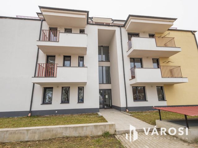 Kulcsrakész lakás Péterhegyen D-F-4