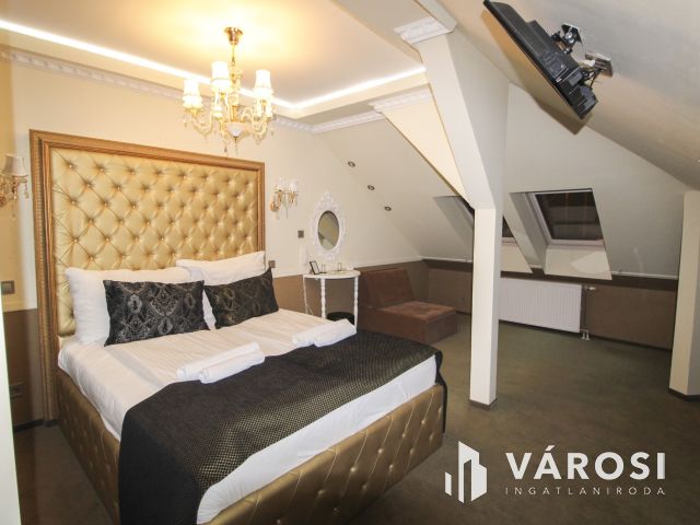 Háromszintes hotel, üzemeltetővel együtt eladó!