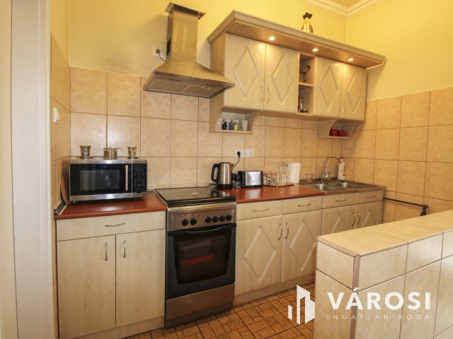 Kényelmes és praktikus: két szintes családi ház eladó