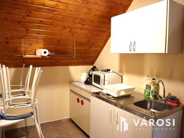 2 apartmanos családi ház eladó Sóstón