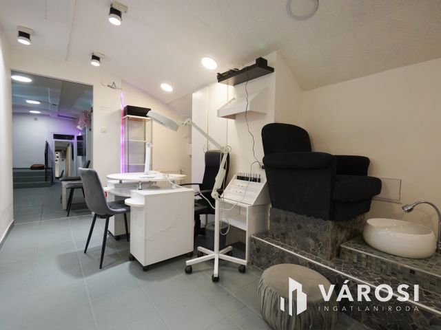 Bevezetett szépségszalon vendégkörrel remek helyen!