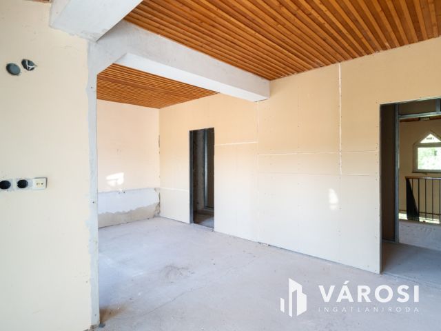 Kiváló befektetési lehetőség az Aranyparton