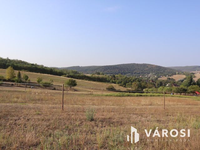 Panorámás belterületi telek Kerekiben