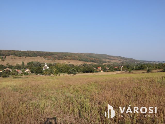 Panorámás belterületi telek Kerekiben