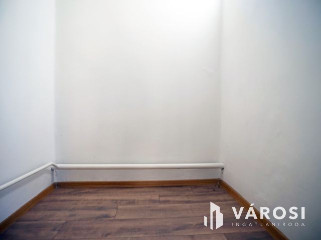 Felújított családi ház bomba áron!