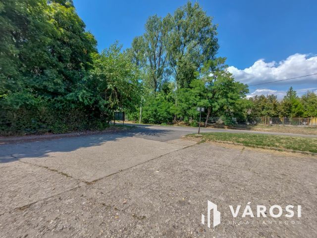 Ipari-logisztikai célokra alkalmas, 3498 m2-es telek, 15.ker