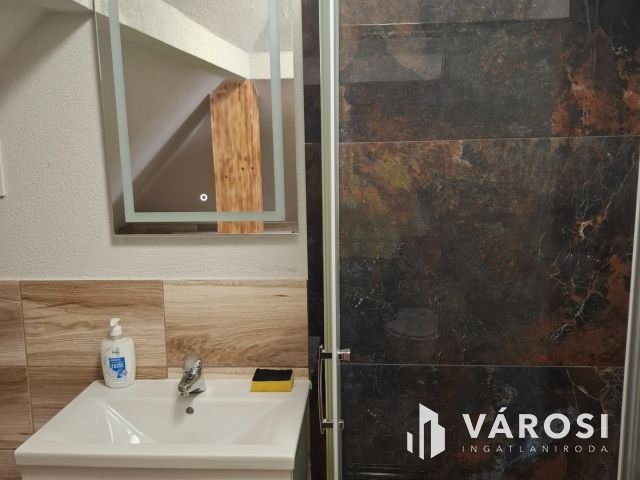 Két lakás egyben, kiváló befektetés Siófok szívében