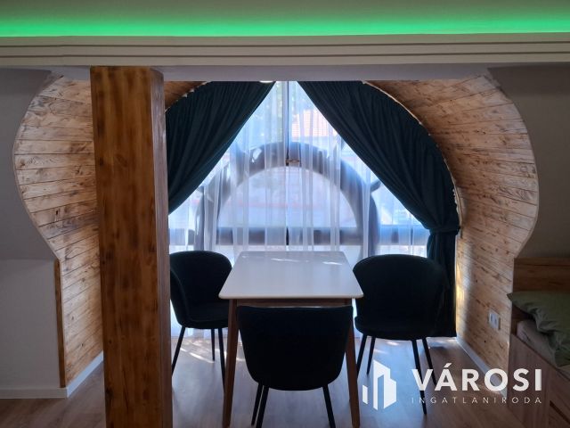 Két lakás egyben, kiváló befektetés Siófok szívében