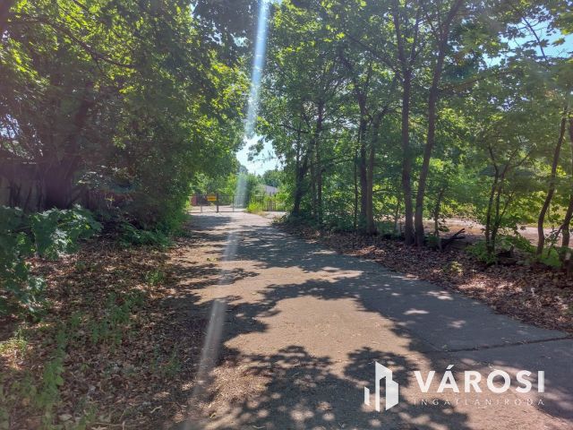 Ipari-logisztikai célokra alkalmas telek, 15.ker., 3498 m2