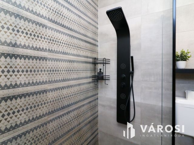 Felújított, működő apartman eladó