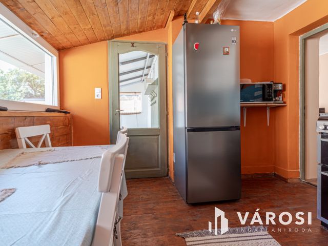 A lengyelek jóbarátok - eladó családi ház -