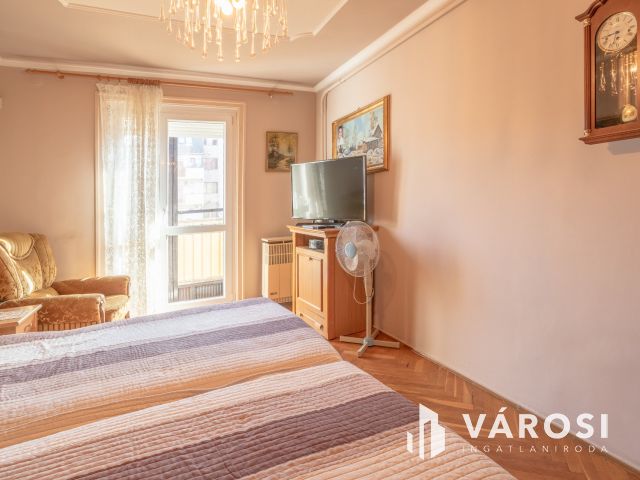 Itt repül a kismadár!