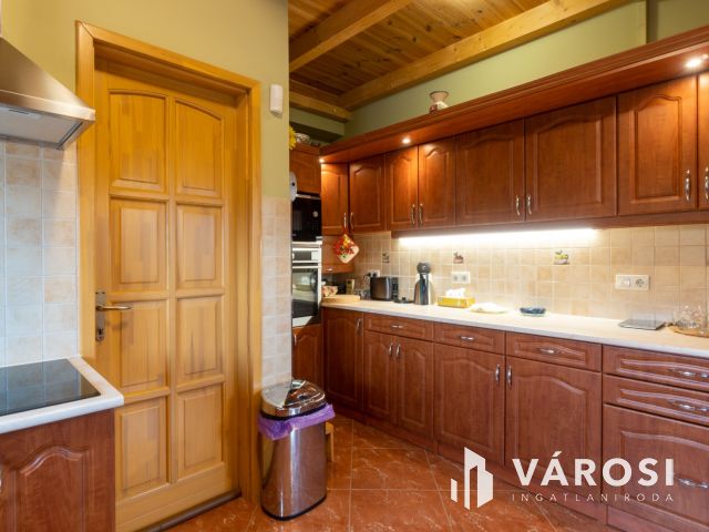 Gyönyörű családi ház balatoni panorámával