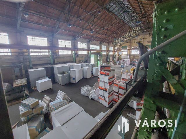 3018 m2-es raktár eladó a XXI. ker-ben, Csepel ipari részén