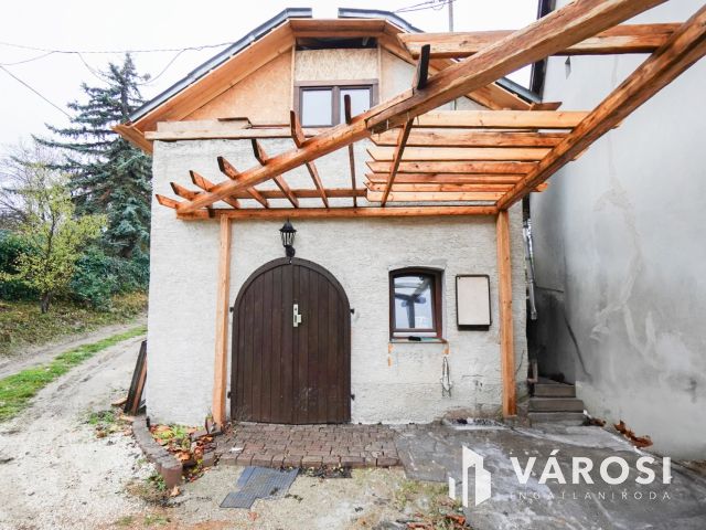 Lakható présház Tökön!