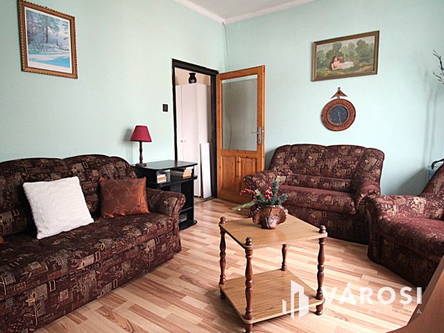 Kétszobás, otthonos lakás