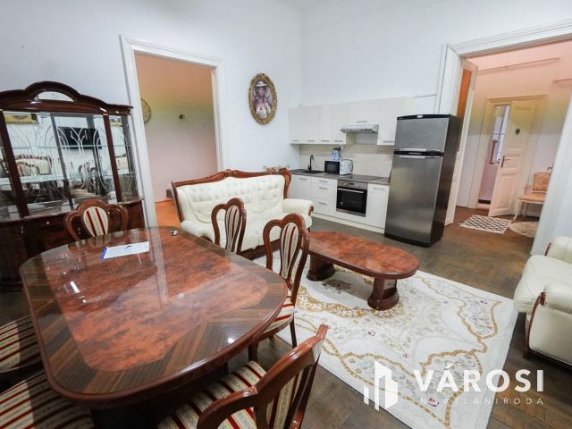 Sokoldalú lakás a Belvárosban!