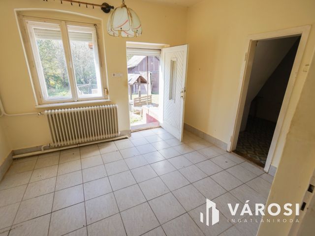 Felújítandó családi ház szenzációs településen!