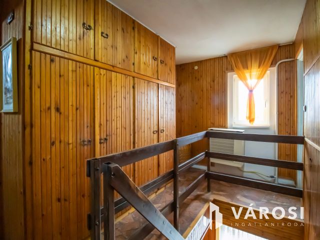 Nagylakás saját kertrésszel