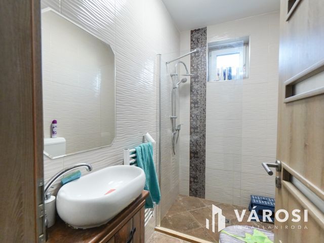 Kertvárosi, 3 lakásos Ikerházfél