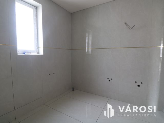 Baktói ikerház,minőségi kulcsrakész kivitelben.