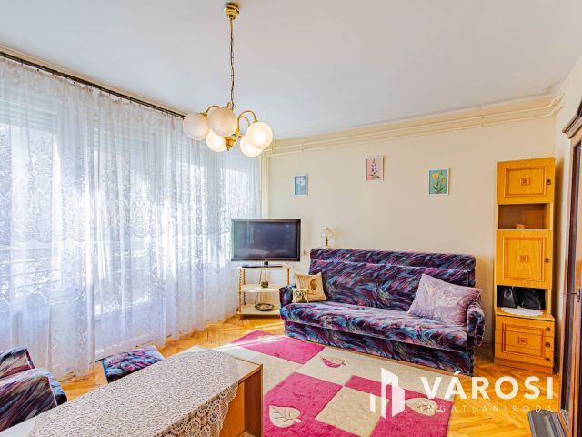 Alul nappali, felül nyugalom – kétszintes otthon garázzsal