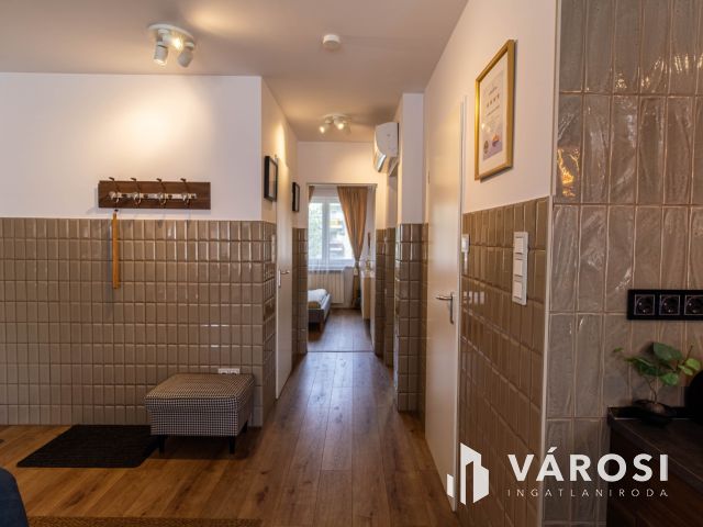 Ugorj le egy színdarabra