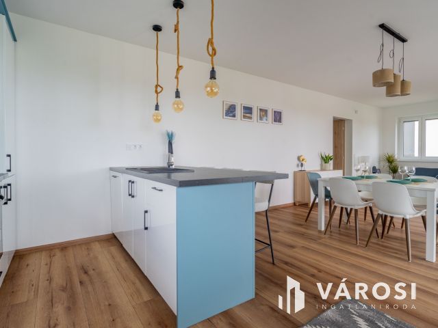 Panorámás luxus lakás Balatonföldváron kiadó