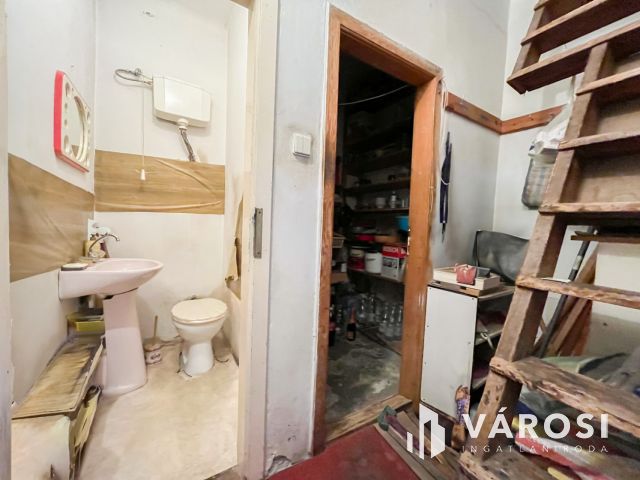 3 ingatlan 1 áráért Szentendrén!