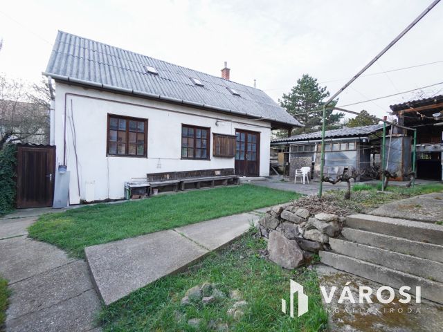 3 ingatlan 1 áráért Szentendrén!