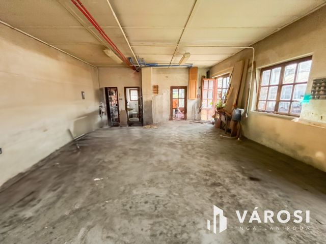 3 ingatlan 1 áráért Szentendrén!