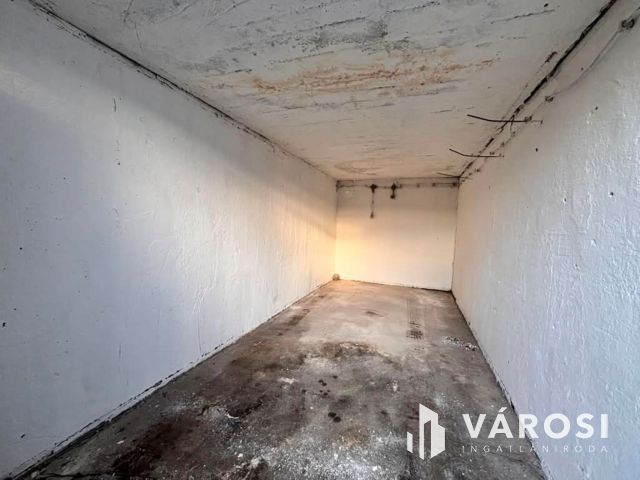 Eladó garázs Győr Nádorvárosban