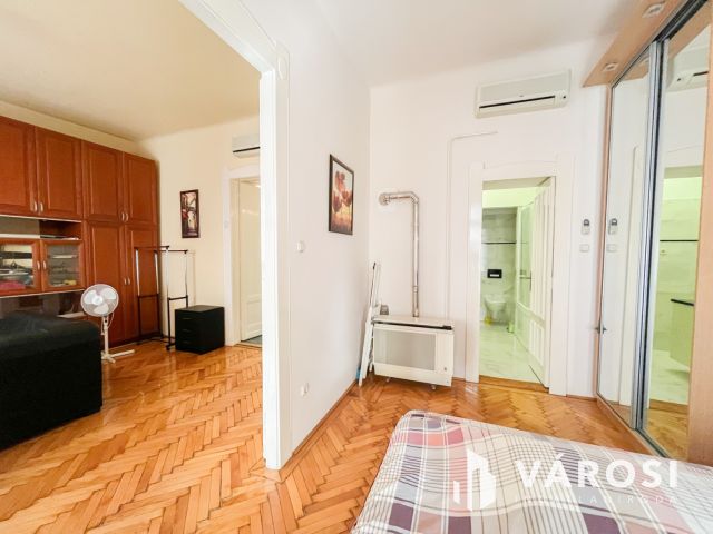 Szenzációs lakás remek elhelyezkedéssel!
