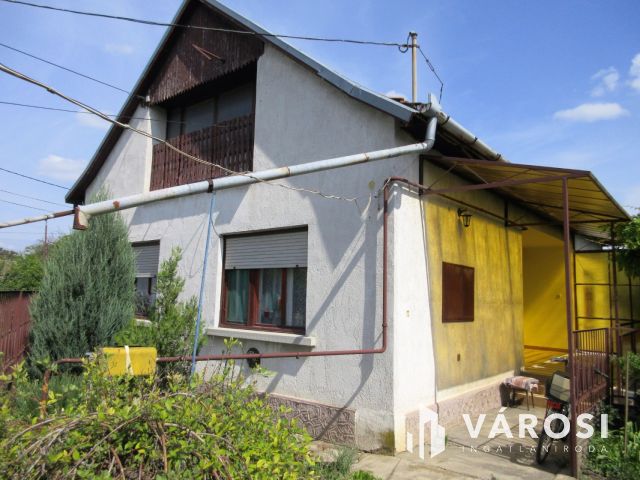 Szuper téglaház Tótkomlóson – akár két generációnak is!