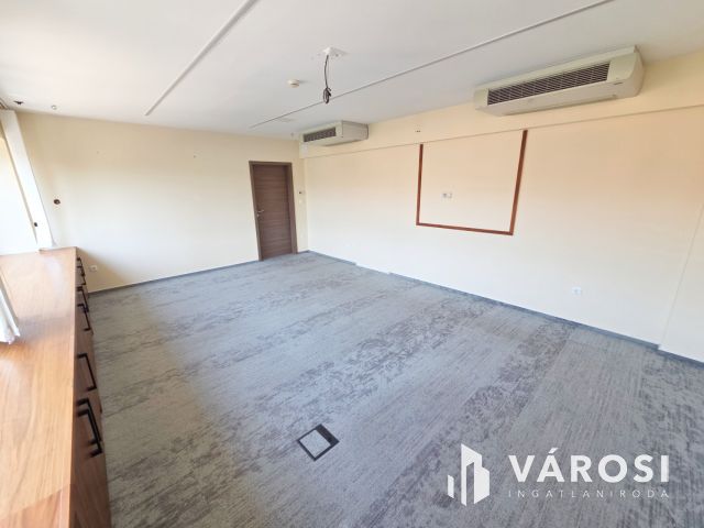 Kiadó modern, nagyméretű iroda Budaörsön! - 2