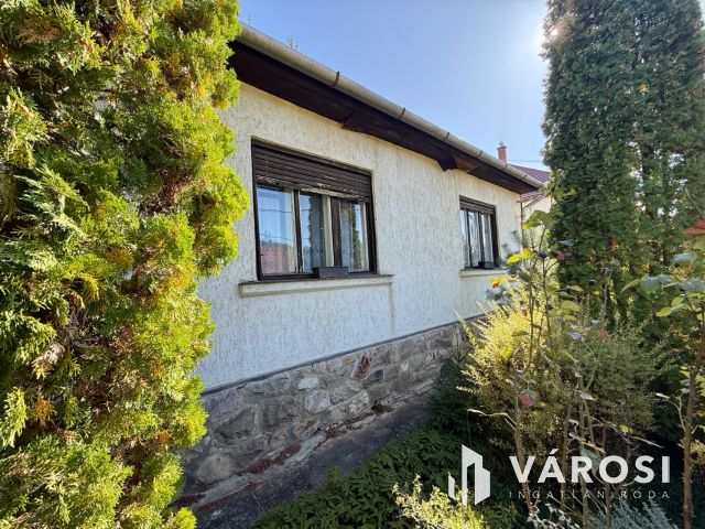 Füleki úton felújítandó családi ház eladó!